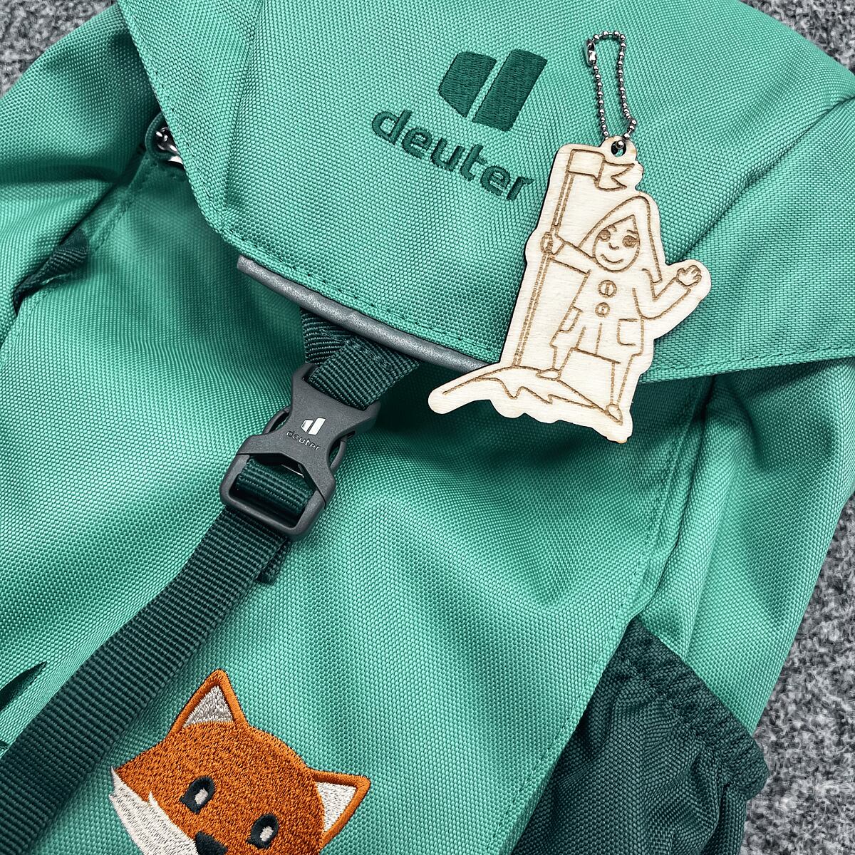 Promaledobrodruhy Dřevěný přívěsek na batoh nebo klíče Promaledobrodruhy.cz - Horal